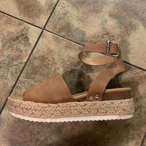 SODA Platform Sandals